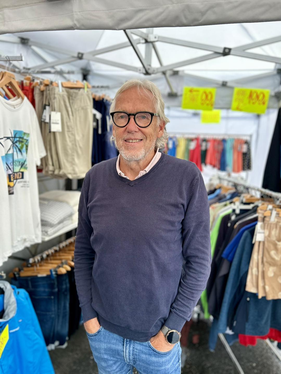 Bertil Ljungqvist i sin butik Sporthörnan i Hamburgsund