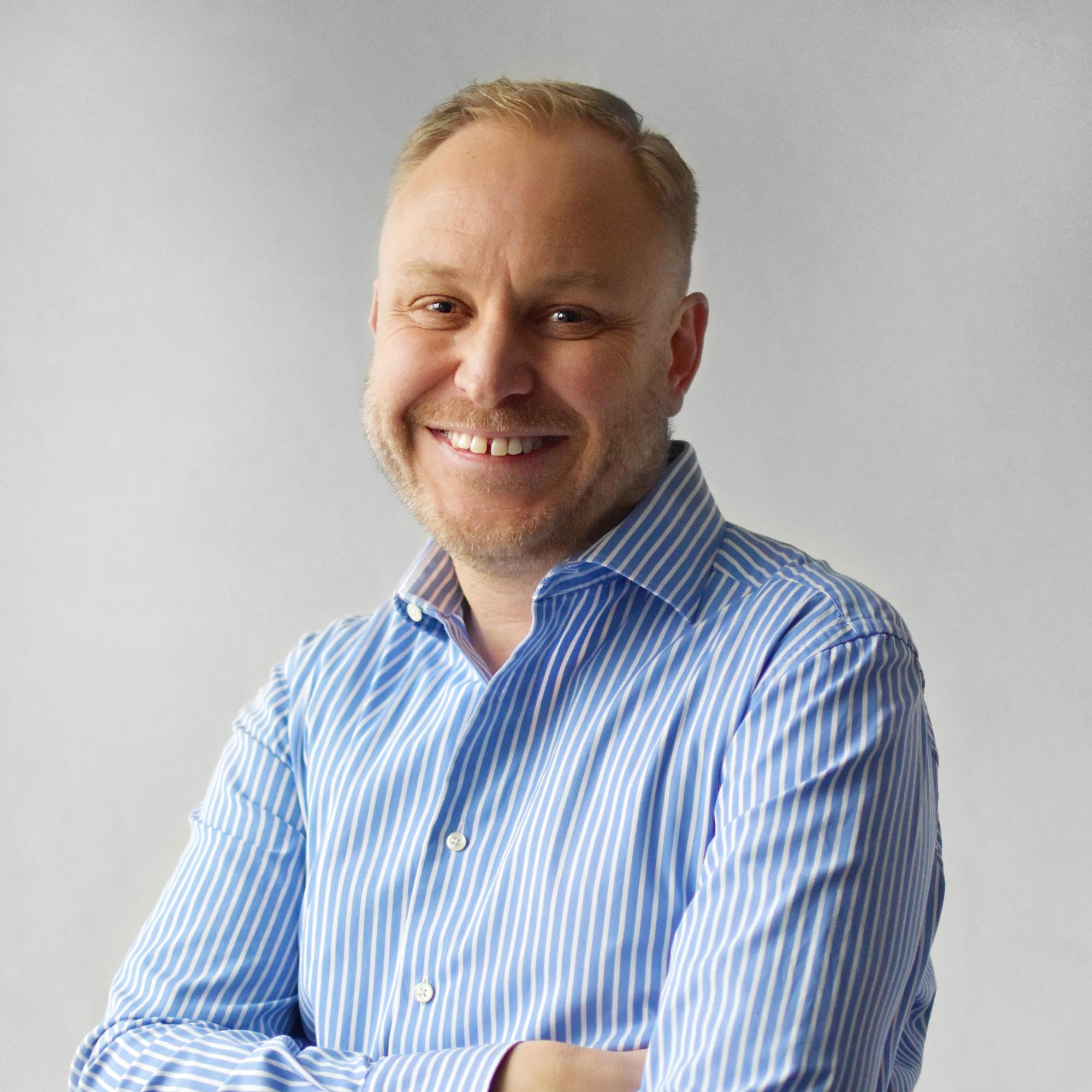 Henrik Carlsson, marknadschef på Sparbanken Tanum